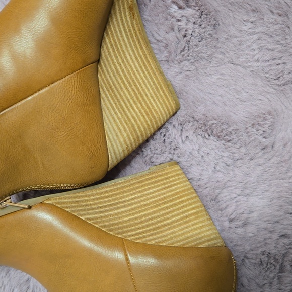 NWOB KORKS WEDGE BOOTIES. SZ 10 - Picture 5 of 6
